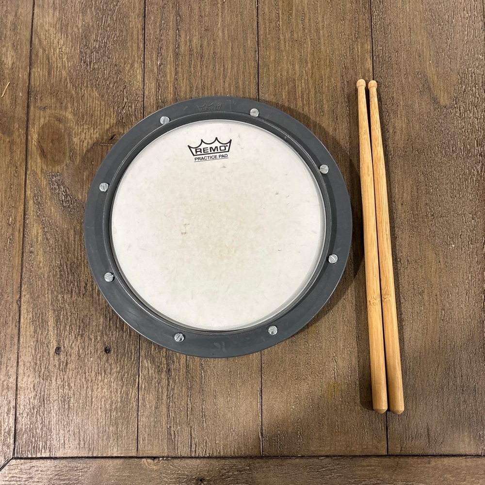 Remo Practice Pad with Drumsticks - Gray